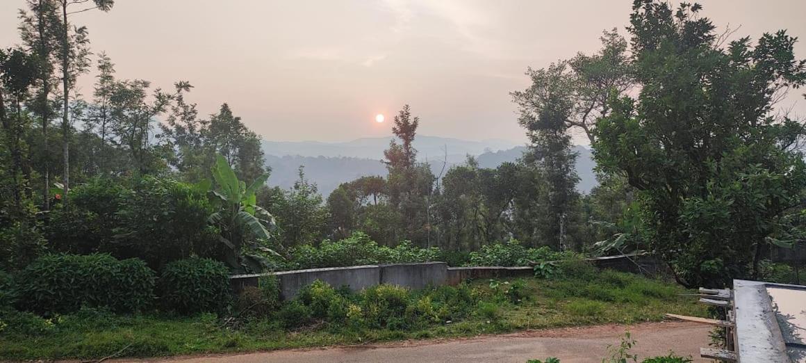 Darshan'S Home Stay マディケーリ エクステリア 写真